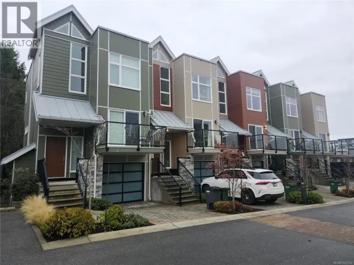 7 4355 Viewmont Ave, Saanich