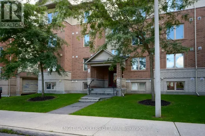 7 - 50 BARNSTONE DRIVE, Ottawa