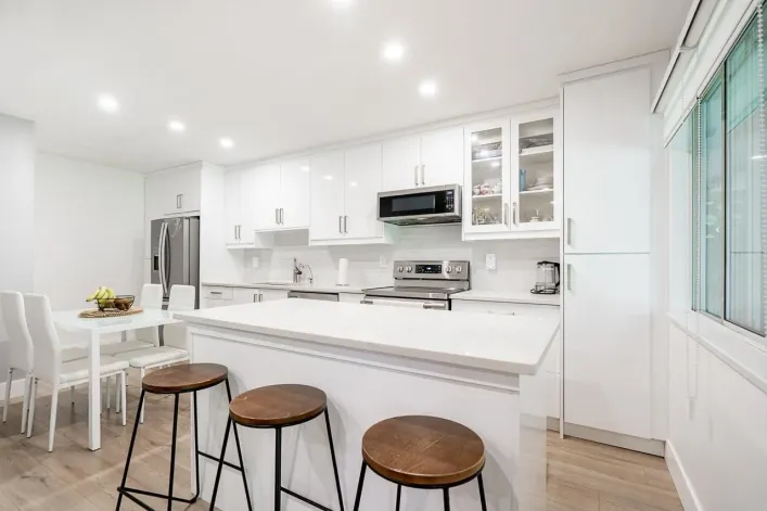 7 5925 177B STREET, Surrey