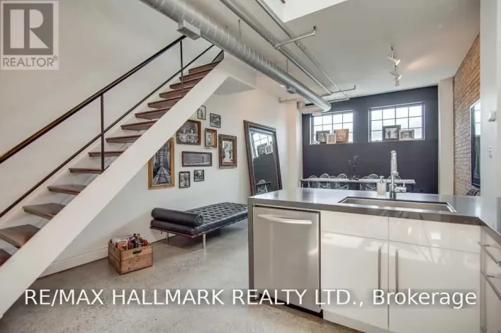 7 - 6 BARTLETT AVENUE, Toronto