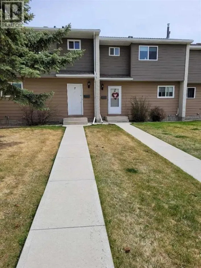 7, 65 Lafayette Boulevard W, Lethbridge