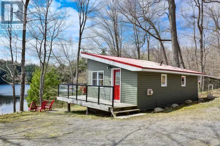 House for sale: 7 - 7 SILVER POINT ROAD, Seguin