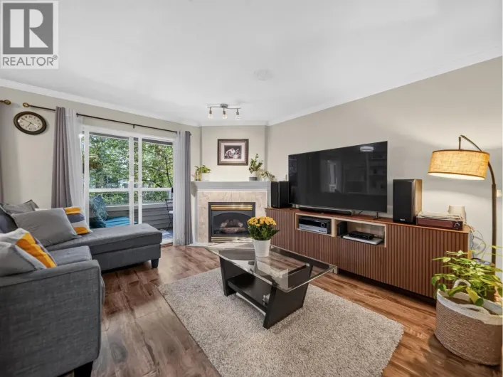 7 828 W 16TH STREET, North Vancouver