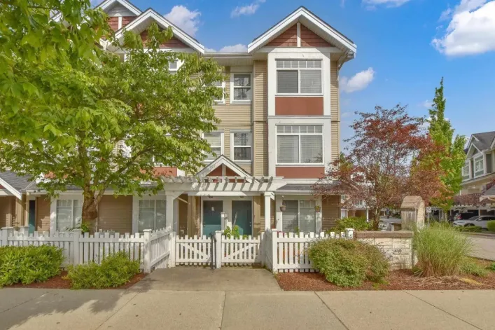 7 8676 158 STREET, Surrey