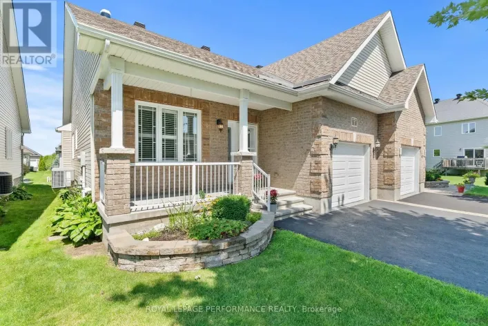 7 ABBEY CRESCENT, Russell