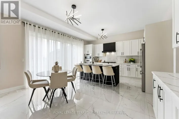 7 BALLANVIEW COURT, Whitchurch-Stouffville