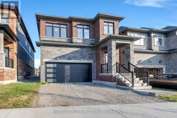 7 BARNYARD TRAIL, Barrie