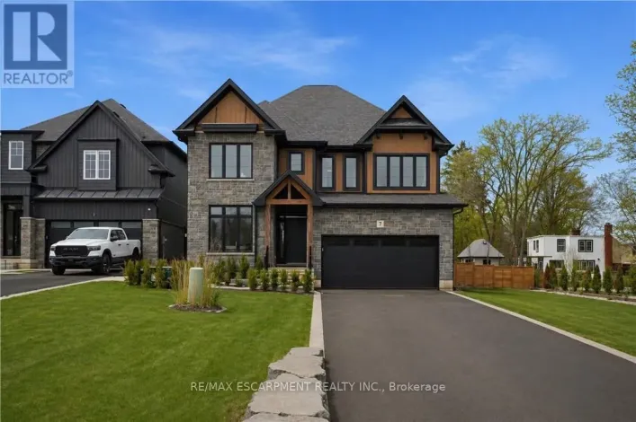 7 BARTLETT AVENUE, Grimsby