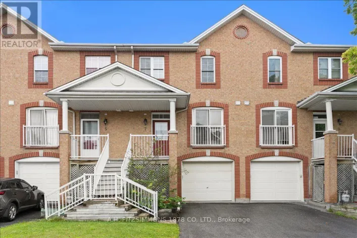 7 BELLFLOWER PRIVATE, Ottawa