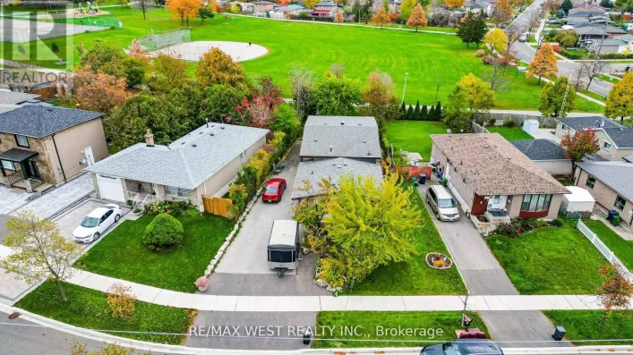 7 BIMINI CRESCENT, Toronto