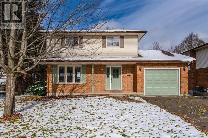 7 CAMPBELL Place, Wellesley