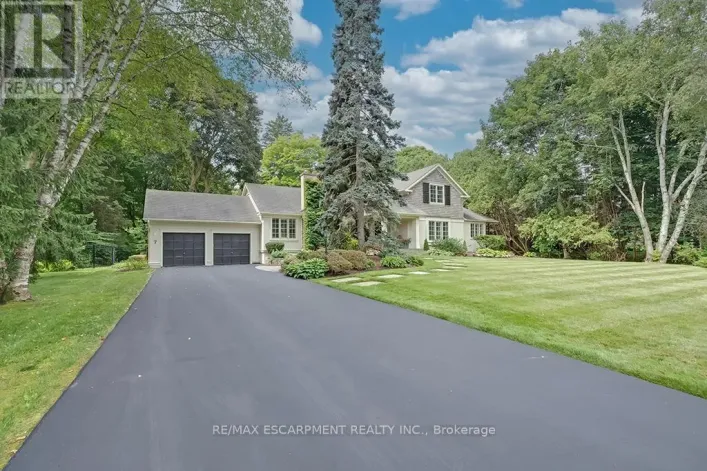 7 COLONIAL CRESCENT, Oakville
