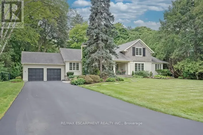7 COLONIAL CRESCENT, Oakville