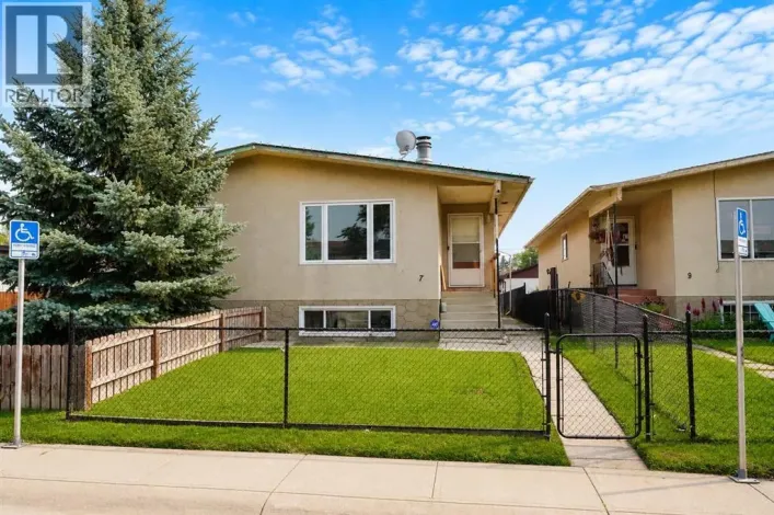7 Dovercliffe Way SE, Calgary