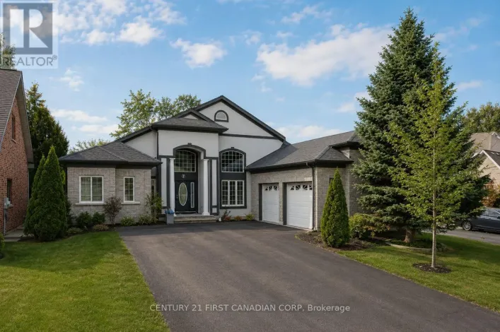 House for sale: 7 EDWIN DRIVE, London South
