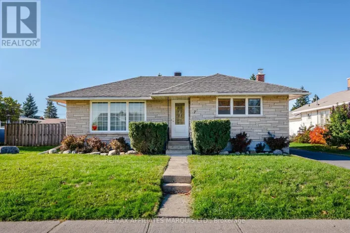 7 FARRAN DRIVE, South Stormont