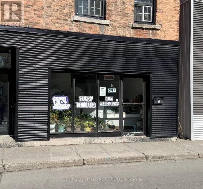 7 FIRST STREET E, Cornwall
