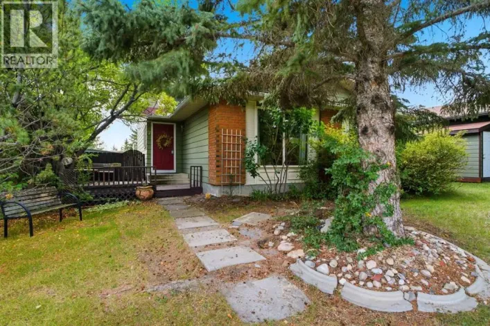 7 Glenport Road E, Cochrane