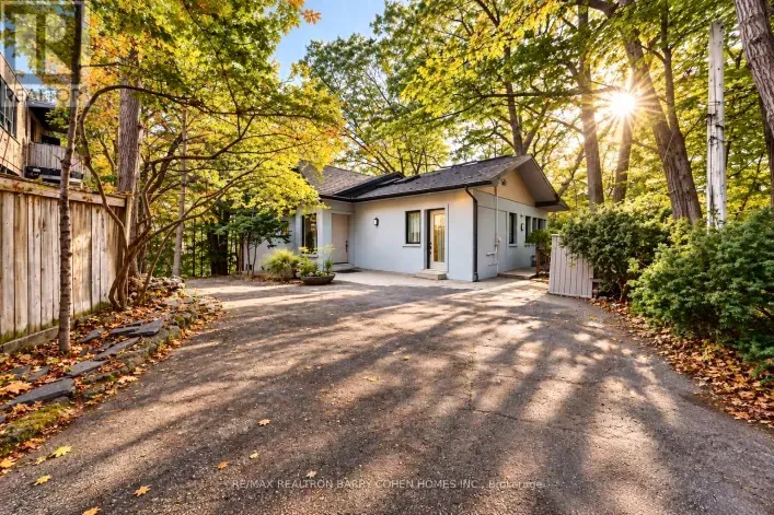 7 GREENBROOK DRIVE, Toronto