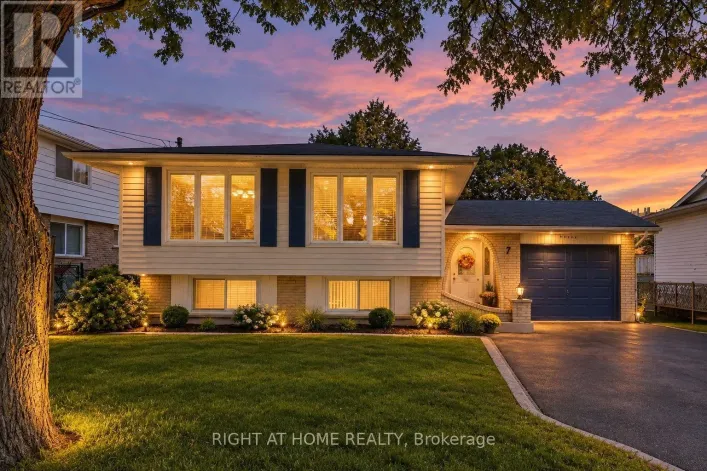 7 HANOVER PLACE N, Hamilton