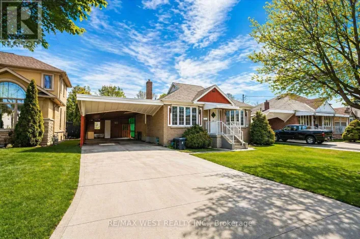 7 HIGHLAND HILL, Toronto
