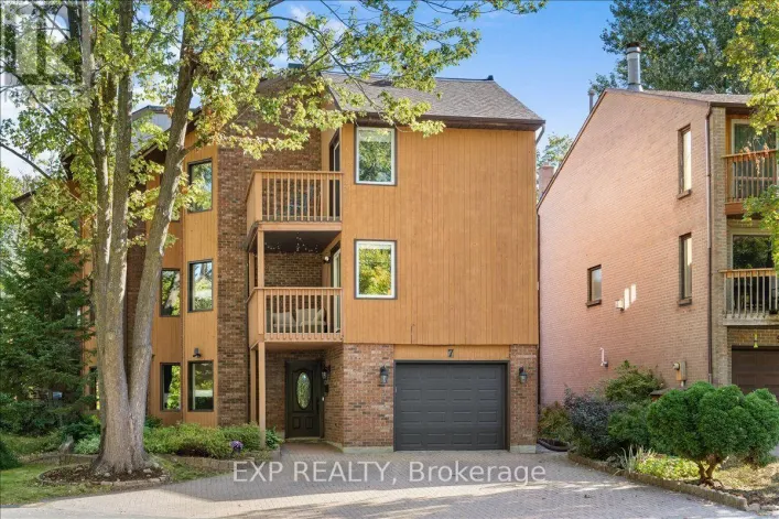 7 MAPLEHURST AVENUE, Ottawa