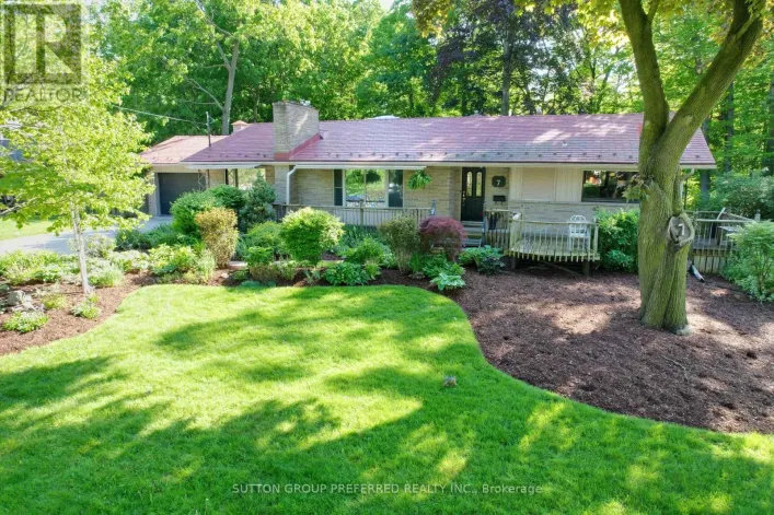 7 METAMORA CRESCENT, London North