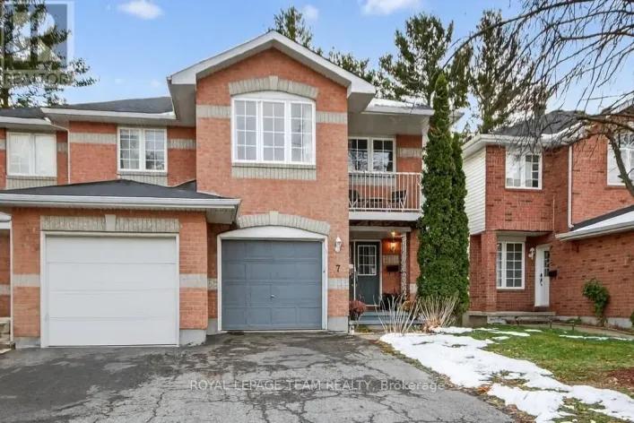 7 NEWCASTLE AVENUE, Ottawa