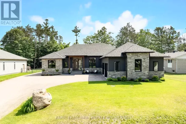 7 REYNOLDS ROAD, Tiny
