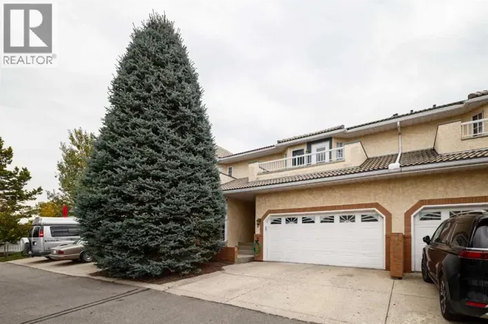 Row / Townhouse for sale: 7 Richelieu Court SW, Calgary
