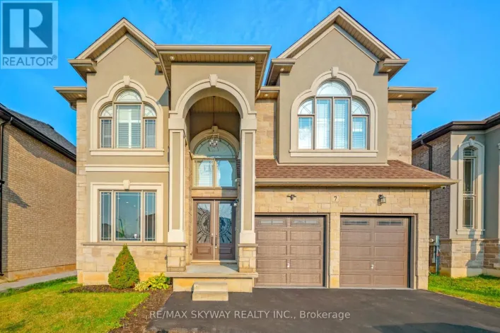 7 RIESLING COURT, Hamilton