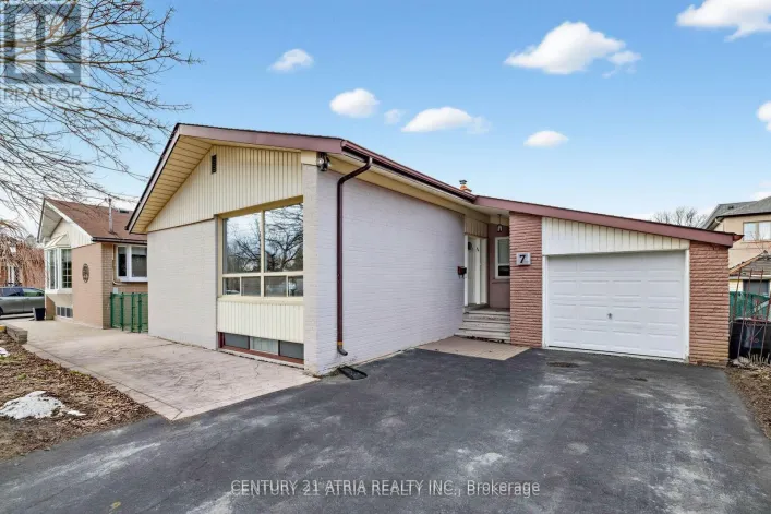 7 ROCKPORT CRESCENT, Richmond Hill