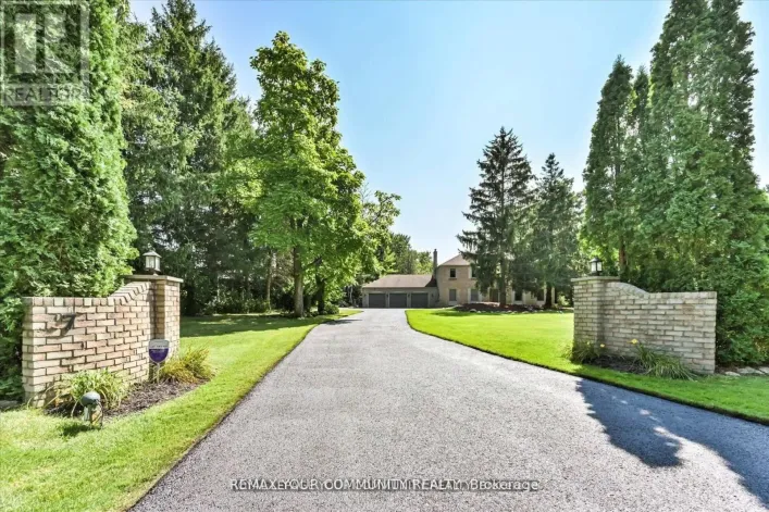7 SKYVIEW LANE, Aurora