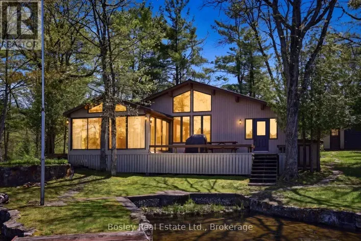 House for sale: 7 SR405 SHORE, Muskoka Lakes)