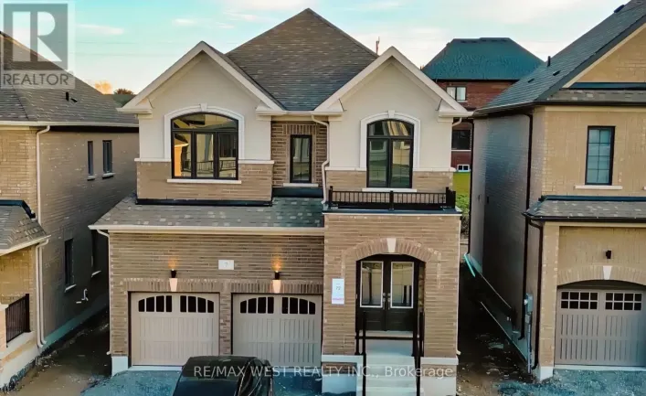 7 STENNETT DRIVE, Georgina