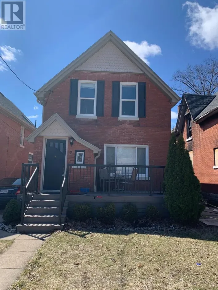 7 SUMMIT AVENUE, London North