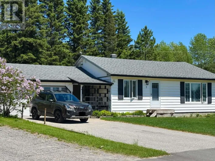 7 SWALLOW DRIVE, Manitouwadge