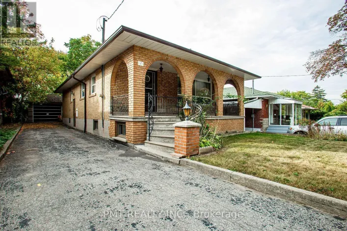 7 SYLLA AVENUE, Toronto