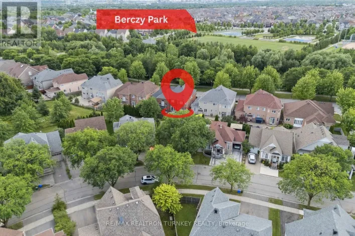 7 THOMAS BALES DRIVE, Markham