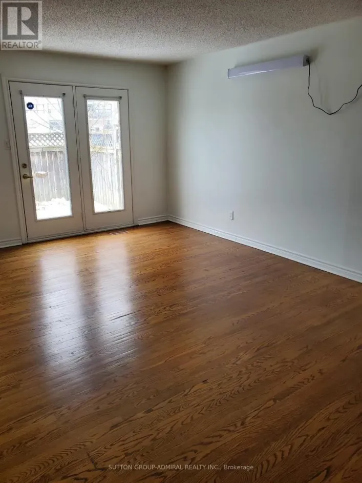 7 TOWNHOUSE CRESCENT, Brampton