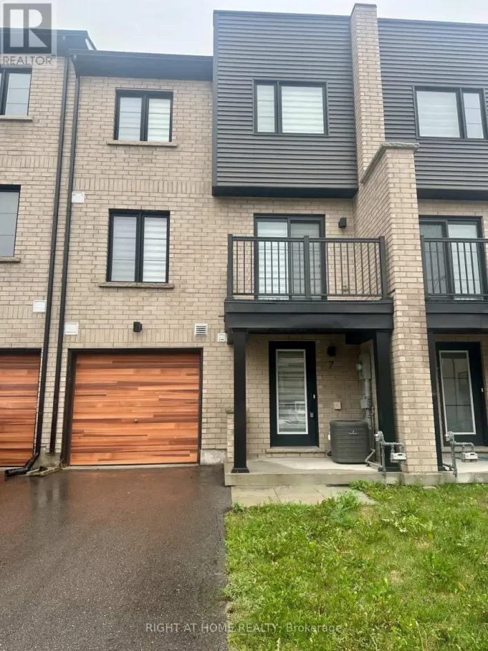 7 WAGON LANE, Barrie