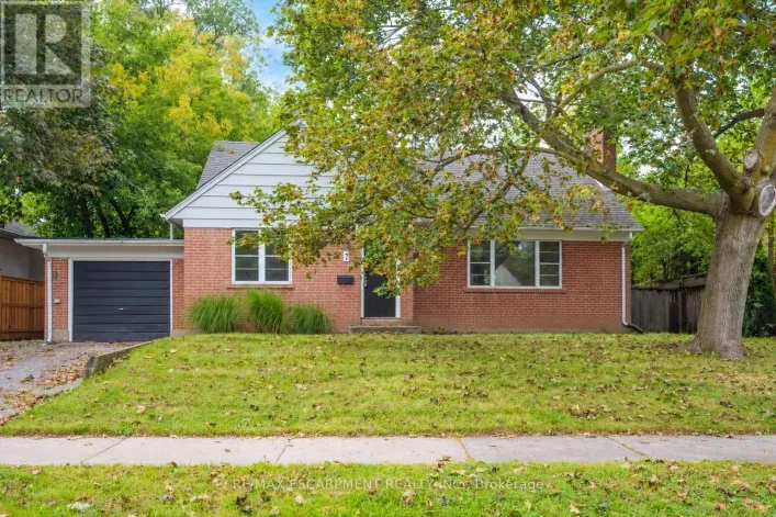 7 WASHINGTON AVENUE, Oakville
