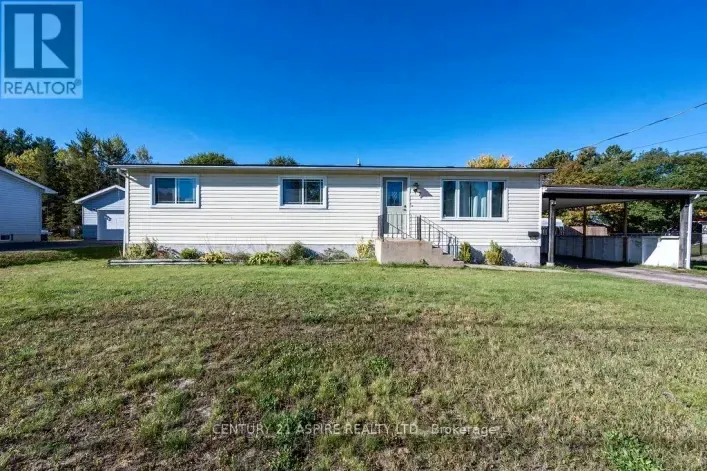7 WILLIAM STREET, Petawawa