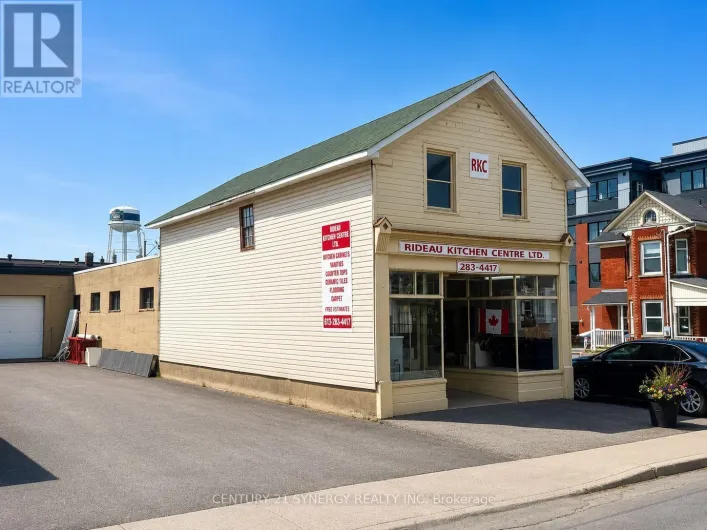7 WILLIAM STREET W, Smiths Falls