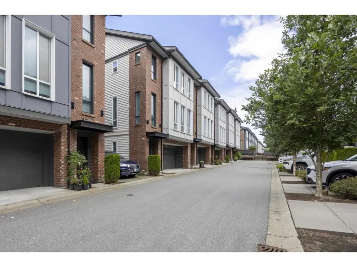 70 15898 27 AVENUE, Surrey
