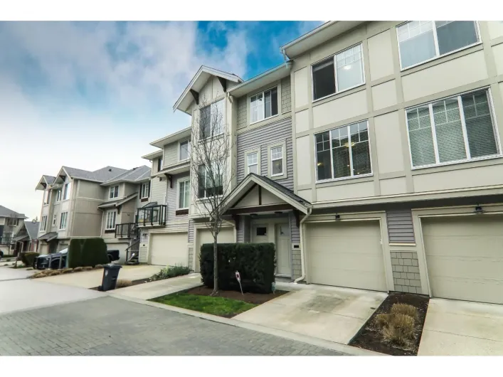 70 20498 82 AVENUE, Langley