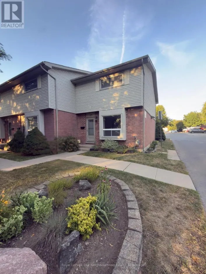 70 - 226 HIGHVIEW AVENUE W, London South