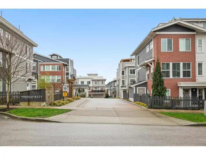 70 8371 202B STREET, Langley