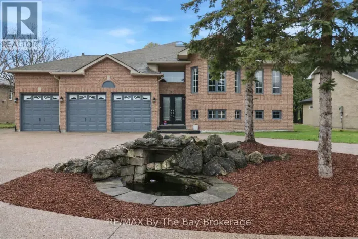 70 FAIRWAY CRESCENT, Wasaga Beach