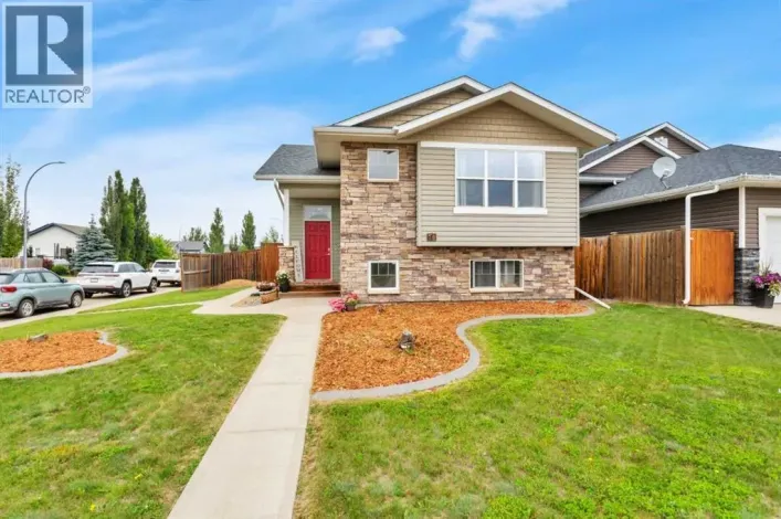 70 Garden Road, Lacombe